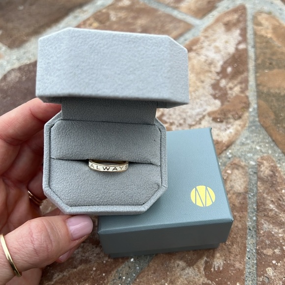 Marrow Fine jewelry 14k yellow gold white enamel size 6 always ring - Picture 9 of 9